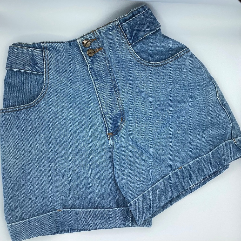 $35 Vintage Be Bop High Waisted Cuffed Hem Denim Shorts.  Size 7